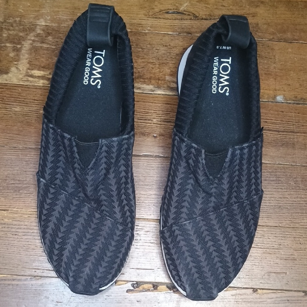 TOMS Men's Black Patterned Slip-Ons